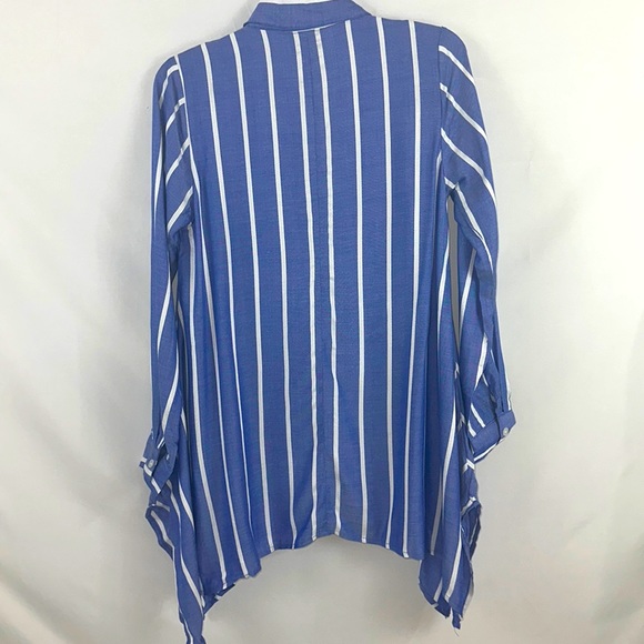 Linea by Louis Dell’Olio Blue & White Button Down Handkerchief Hem Blous… - Picture 4 of 9